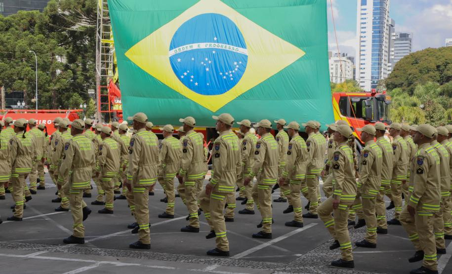 Maior contratação em dez anos: 419 bombeiros vão começar a atuar em todo o Paraná