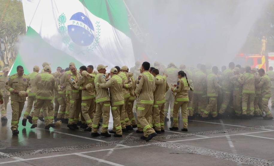 Maior contratação em dez anos: 419 bombeiros vão começar a atuar em todo o Paraná