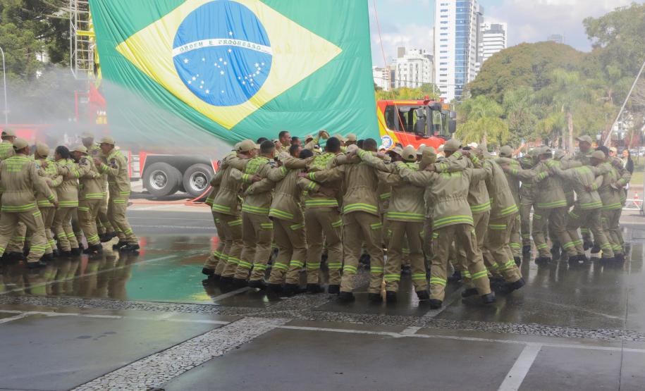 Maior contratação em dez anos: 419 bombeiros vão começar a atuar em todo o Paraná