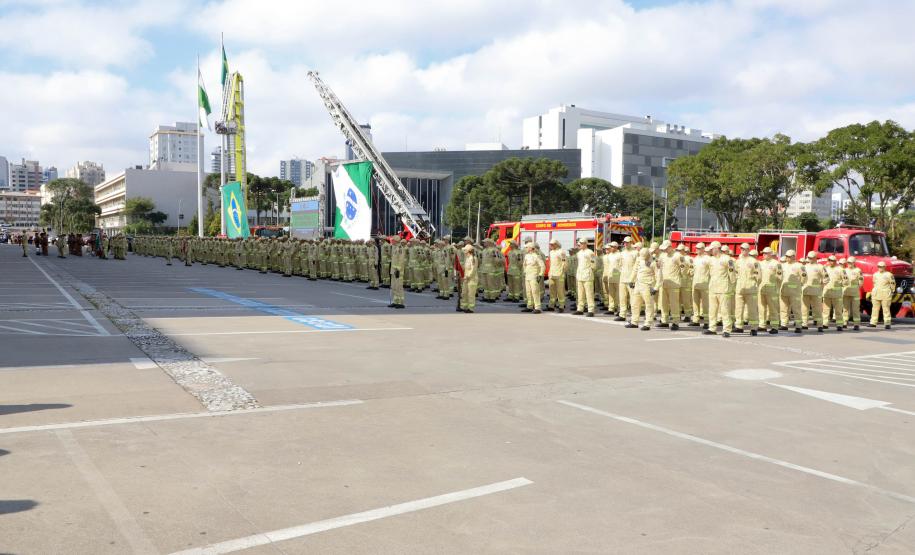 Maior contratação em dez anos: 419 bombeiros vão começar a atuar em todo o Paraná