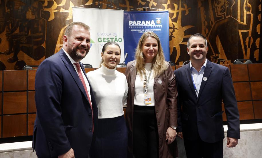 Governo lança programa que garante fraldas e absorventes a crianças e adolescentes