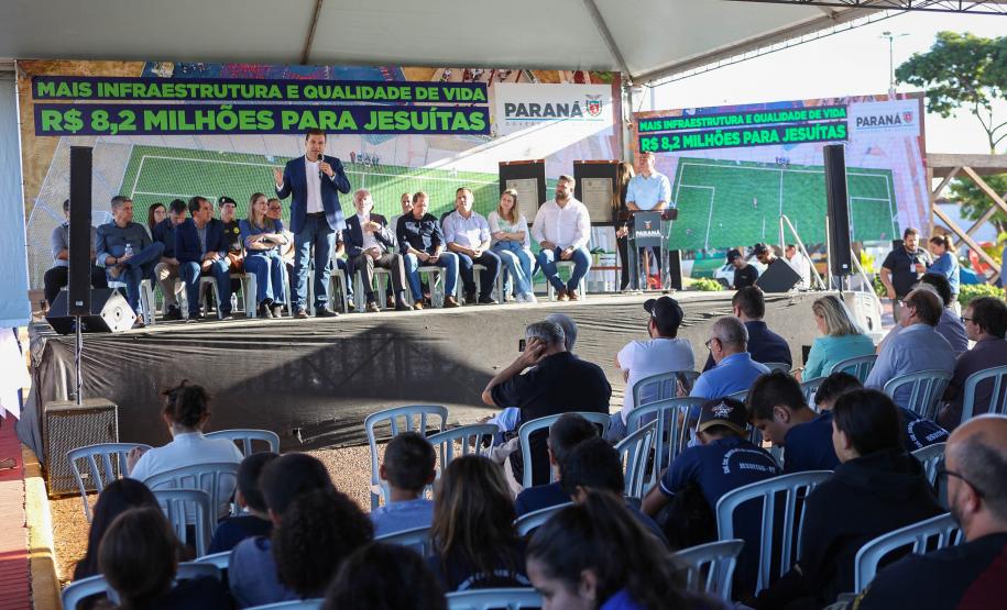 Piana inaugura obras de pavimentação, praças e anuncia novos investimentos para Jesuítas