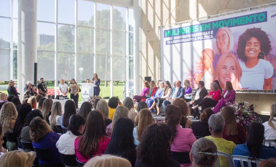 Encontro no Palácio Iguaçu incentiva participação das mulheres na política