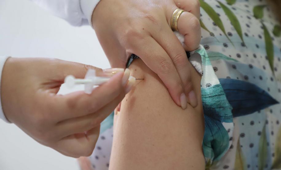 Com 2 meses de campanha, Paraná aplicou 2 milhões de doses contra a gripe