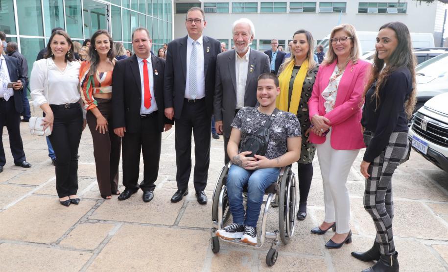 Paraná lança campanha Maio Amarelo com ações educativas e entrega de veículos ao Detran