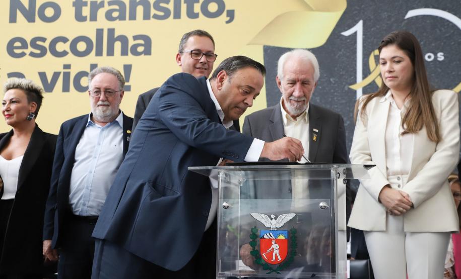 Paraná lança campanha Maio Amarelo com ações educativas e entrega de veículos ao Detran