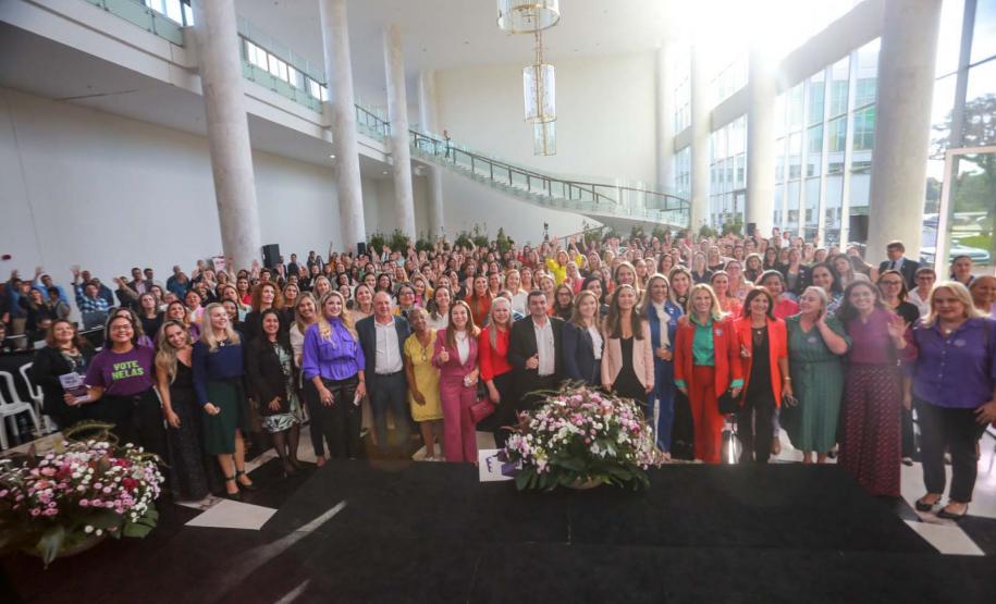 Encontro no Palácio Iguaçu incentiva participação das mulheres na política