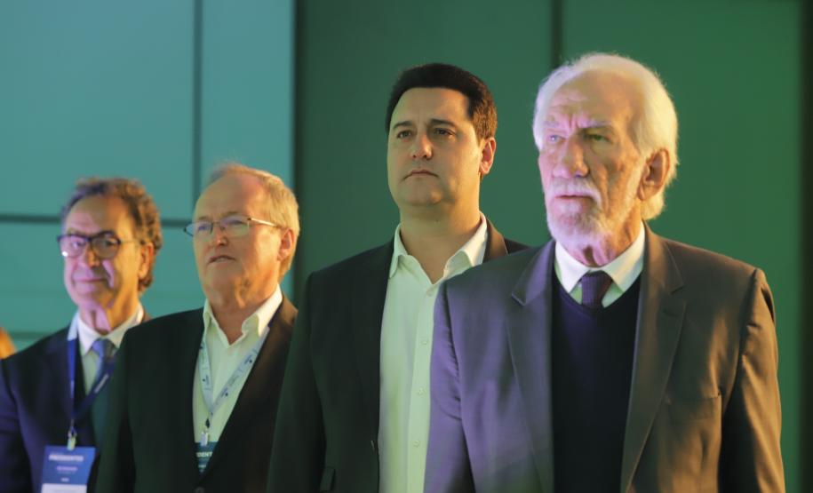 Governador destaca força das cooperativas e anuncia programas de R$ 750 milhões para o setor