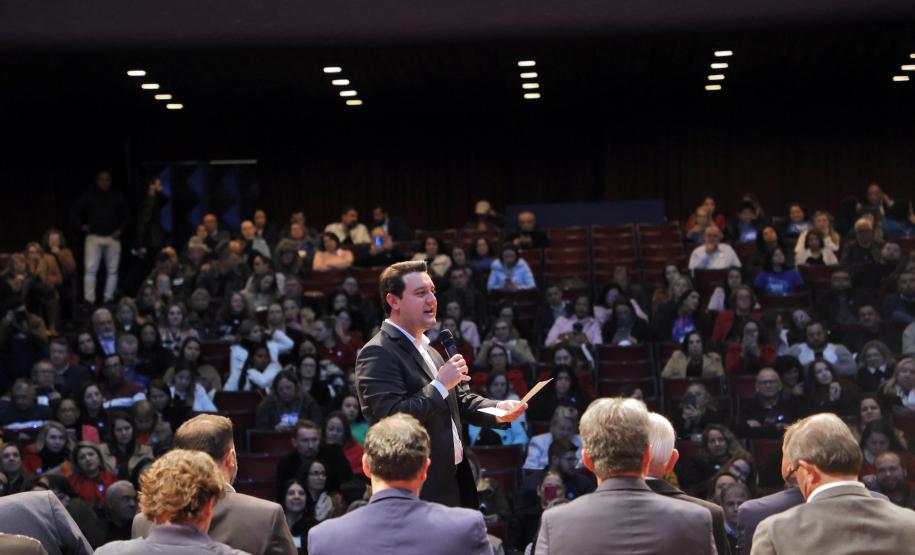 Com foco na alfabetização, Governo amplia programas de apoio às redes municipais