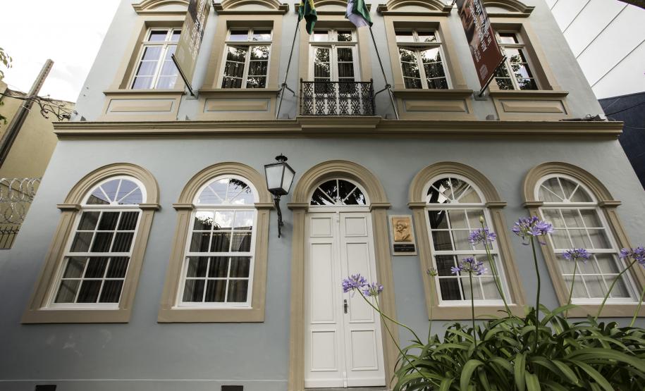 Oficina de Música, show do Ney e novas exposições movimentam a agenda cultural da semana