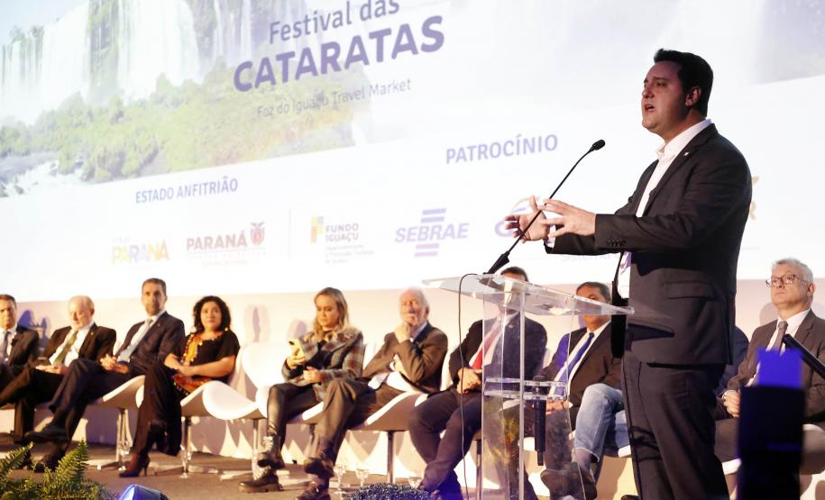 Governador apresenta potenciais turísticos do Paraná na abertura do Festival das Cataratas