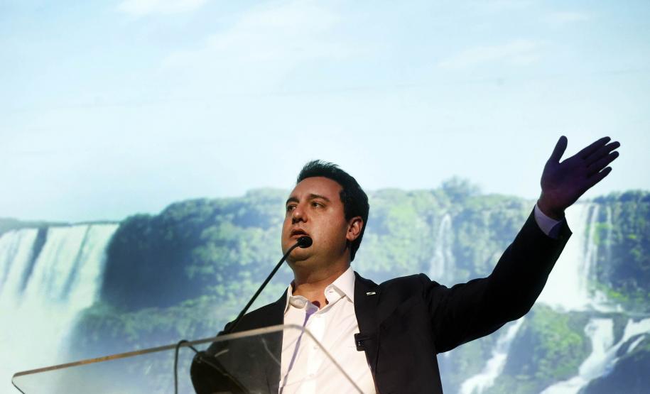 Governador apresenta potenciais turísticos do Paraná na abertura do Festival das Cataratas