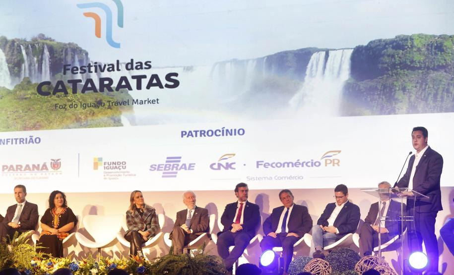 Governador apresenta potenciais turísticos do Paraná na abertura do Festival das Cataratas