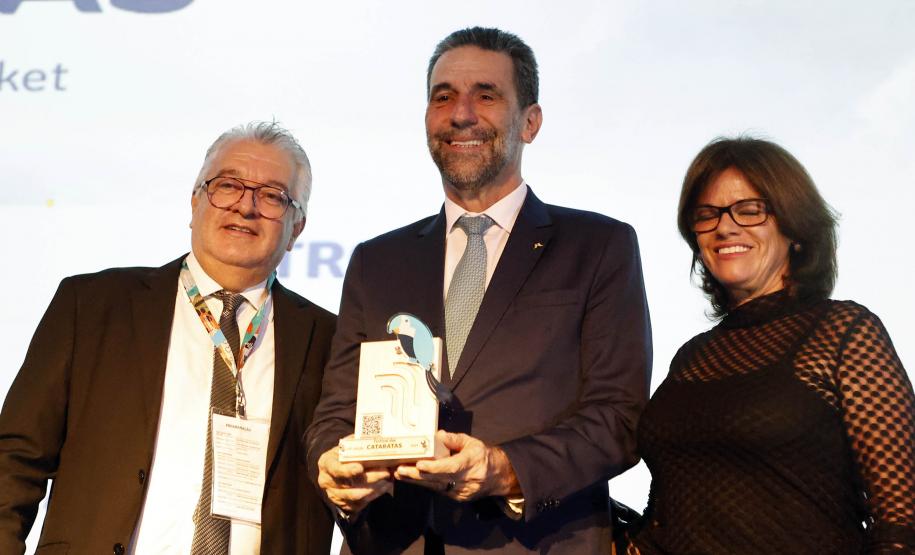 Governador apresenta potenciais turísticos do Paraná na abertura do Festival das Cataratas