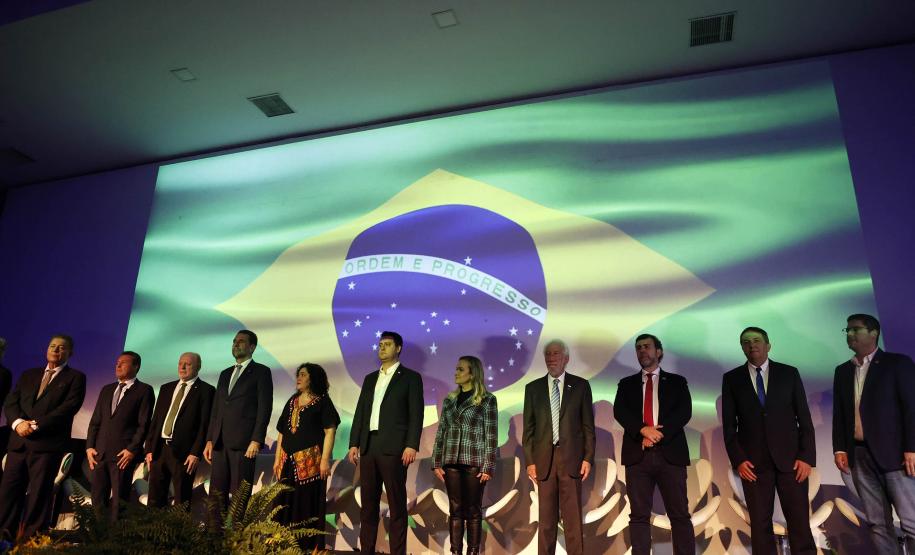 Governador apresenta potenciais turísticos do Paraná na abertura do Festival das Cataratas