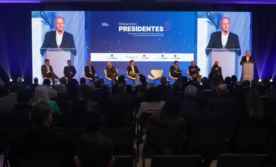 Governador destaca força das cooperativas e anuncia programas de R$ 750 milhões para o setor