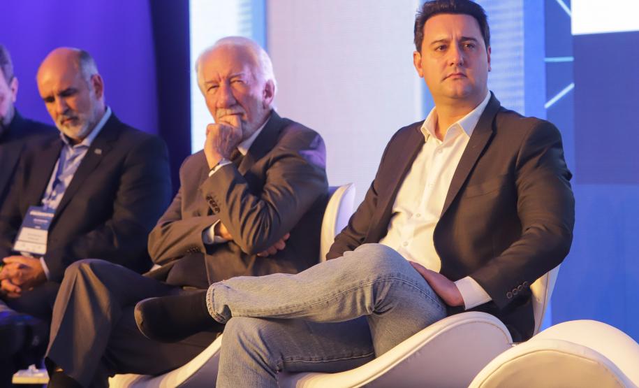 Governador destaca força das cooperativas e anuncia programas de R$ 750 milhões para o setor