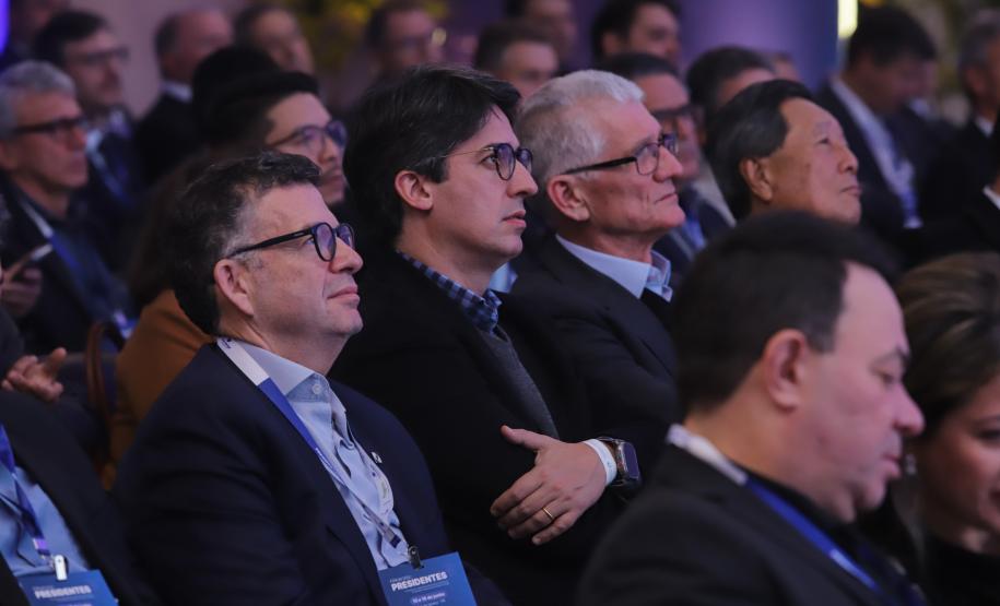 Governador destaca força das cooperativas e anuncia programas de R$ 750 milhões para o setor