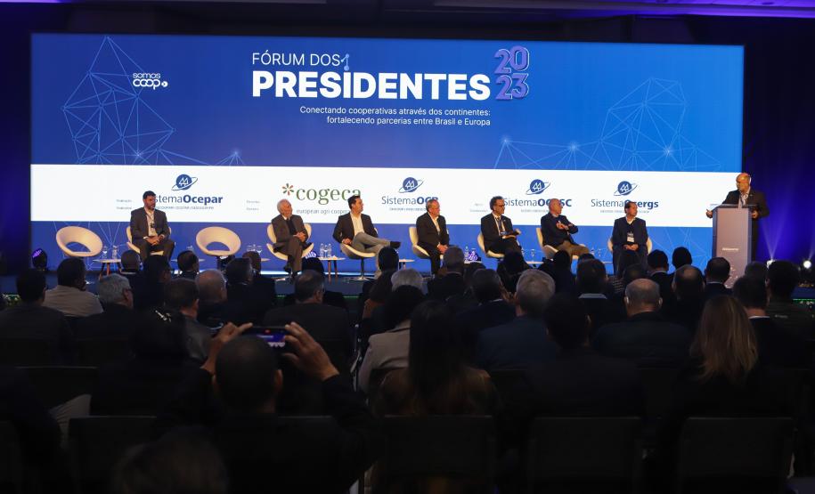 Governador destaca força das cooperativas e anuncia programas de R$ 750 milhões para o setor