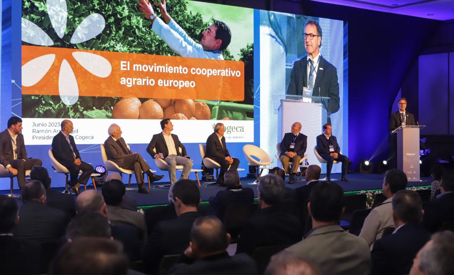 Governador destaca força das cooperativas e anuncia programas de R$ 750 milhões para o setor