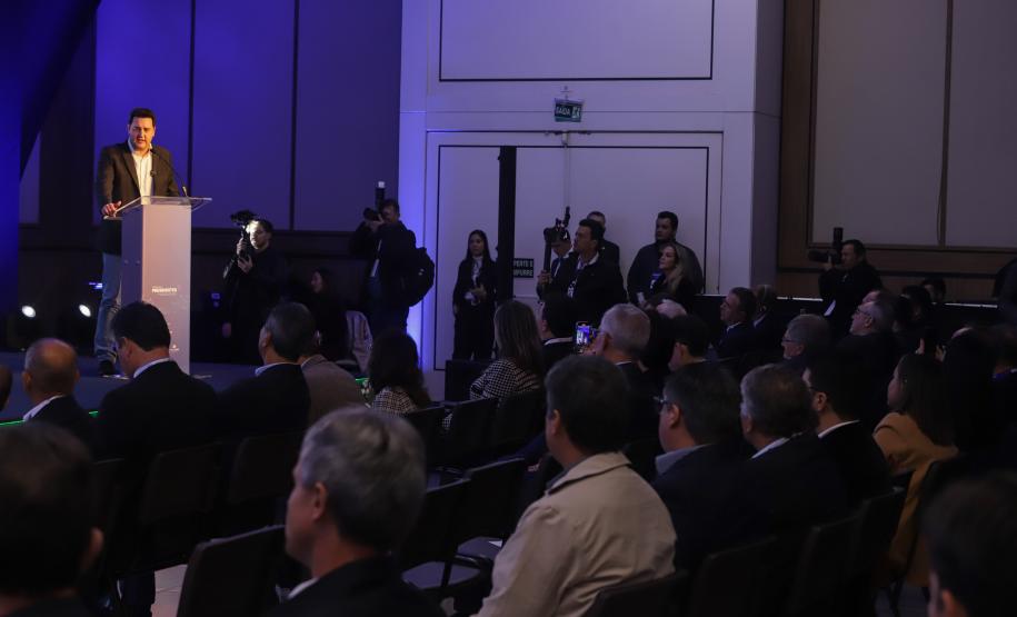 Governador destaca força das cooperativas e anuncia programas de R$ 750 milhões para o setor