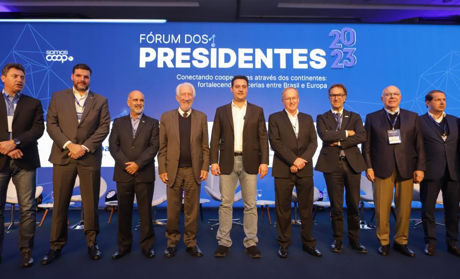 Governador destaca força das cooperativas e anuncia programas de R$ 750 milhões para o setor