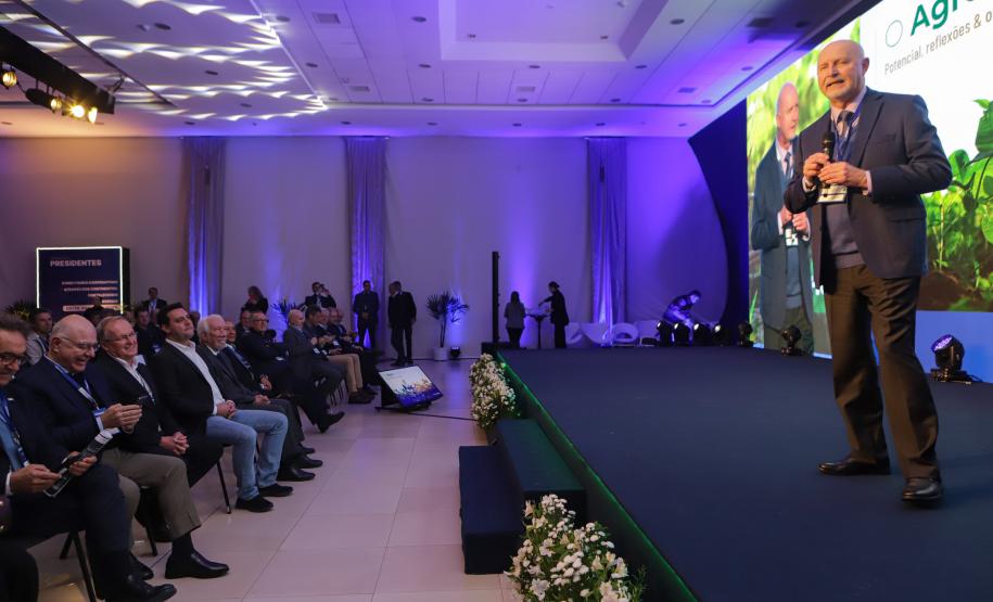 Governador destaca força das cooperativas e anuncia programas de R$ 750 milhões para o setor