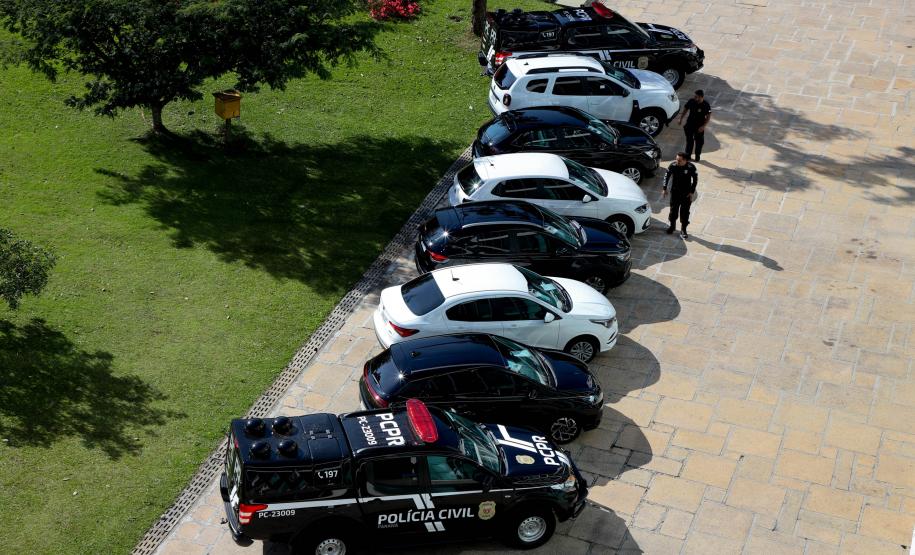 O governador Carlos Massa Ratinho Junior entregou nesta segunda-feira (5) 922 viaturas para todas as unidades da Polícia Civil do Paraná, a maior renovação de frota da história do Estado.