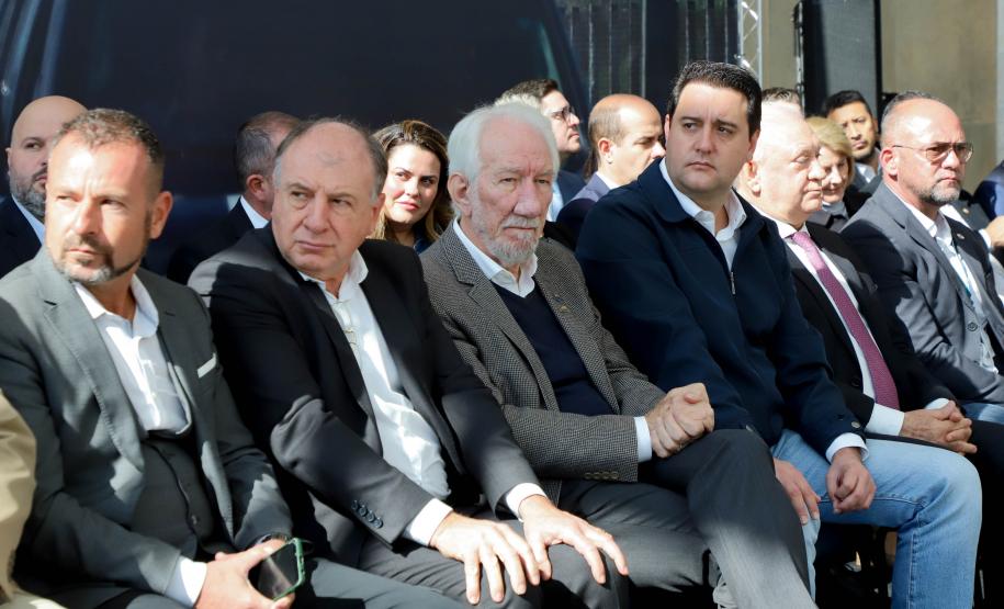 O governador Carlos Massa Ratinho Junior entregou nesta segunda-feira (5) 922 viaturas para todas as unidades da Polícia Civil do Paraná, a maior renovação de frota da história do Estado.