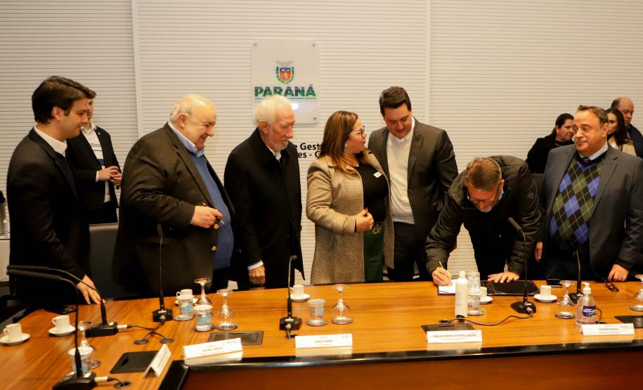 Estado e BRDE lançam programa de R$ 500 milhões para cidades com mais de 80 mil habitantes