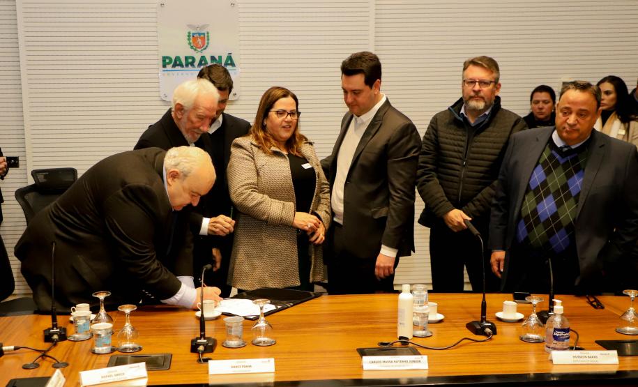 Estado e BRDE lançam programa de R$ 500 milhões para cidades com mais de 80 mil habitantes