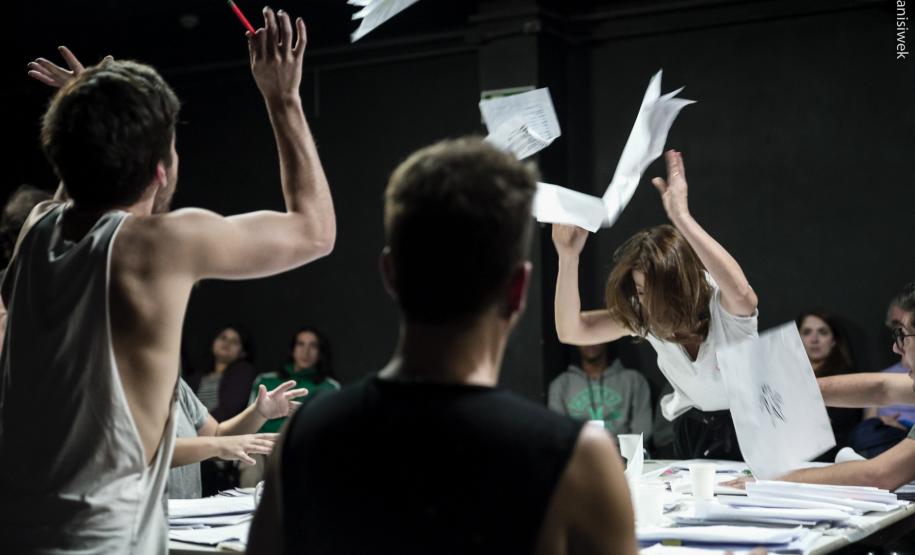 Programação cultural do Paraná tem orquestra regida por maestra, teatro no interior e Leila Pugnaloni