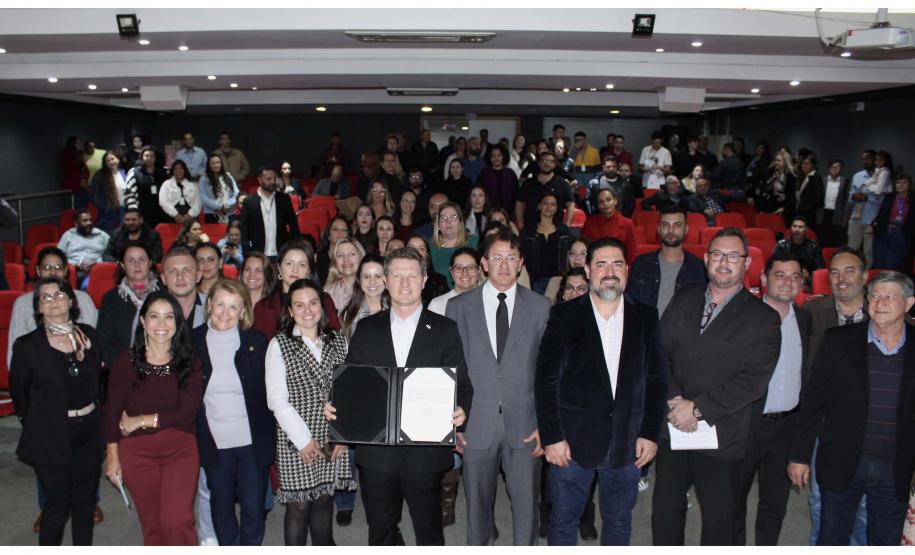 Governo do Estado empossa 40 novos servidores de saúde para o sistema socioeducativo