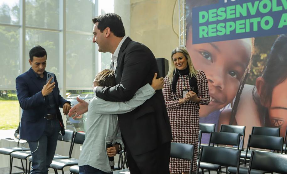 Estado amplia investimentos em assistência social e reforça ações da área em mais 140 municípios