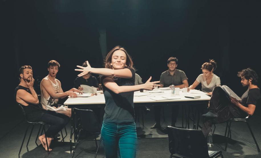 Programação cultural do Paraná tem orquestra regida por maestra, teatro no interior e Leila Pugnaloni