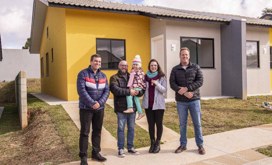 Estado investe R$ 1,8 milhão para apoiar famílias em conjunto de 266 casas em Ponta Grossa