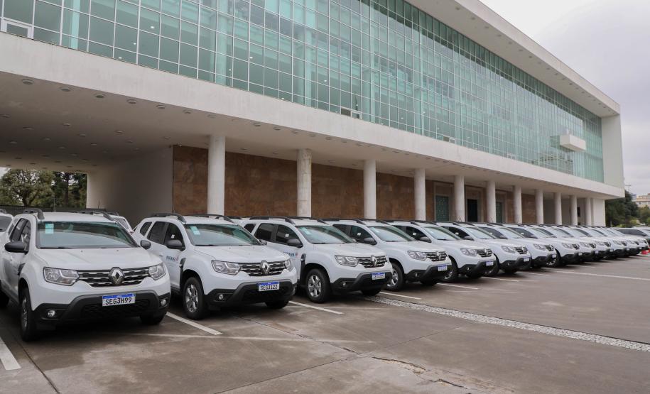 Governo do Estado entrega 30 novos veículos para o sistema de socioeducação