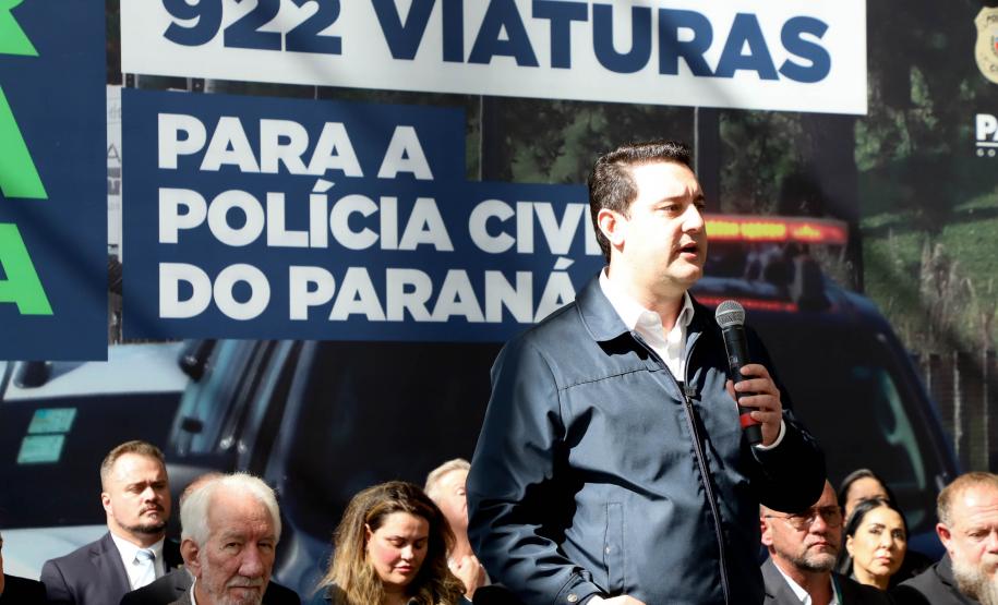 O governador Carlos Massa Ratinho Junior entregou nesta segunda-feira (5) 922 viaturas para todas as unidades da Polícia Civil do Paraná, a maior renovação de frota da história do Estado.