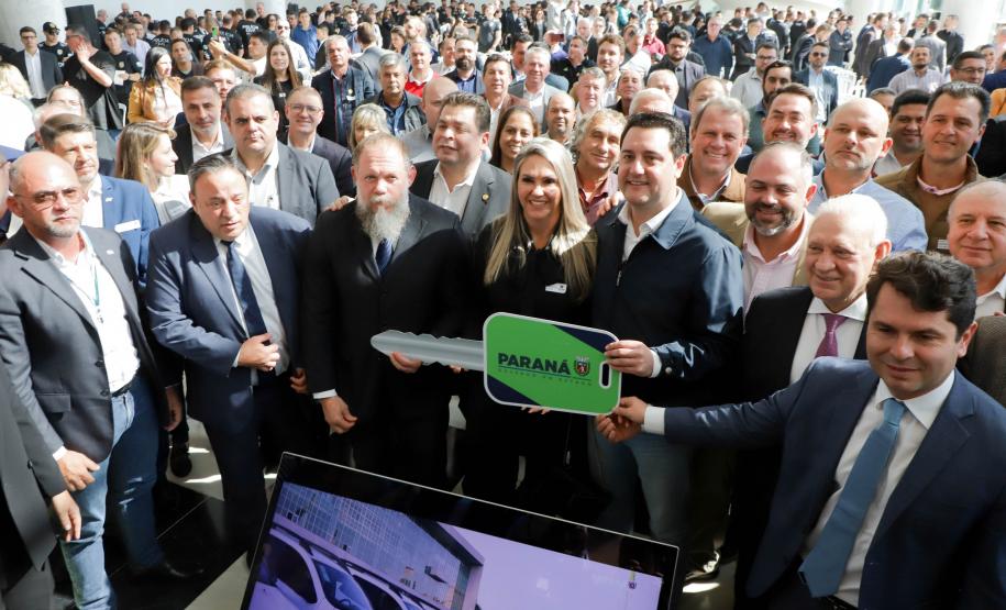 O governador Carlos Massa Ratinho Junior entregou nesta segunda-feira (5) 922 viaturas para todas as unidades da Polícia Civil do Paraná, a maior renovação de frota da história do Estado.