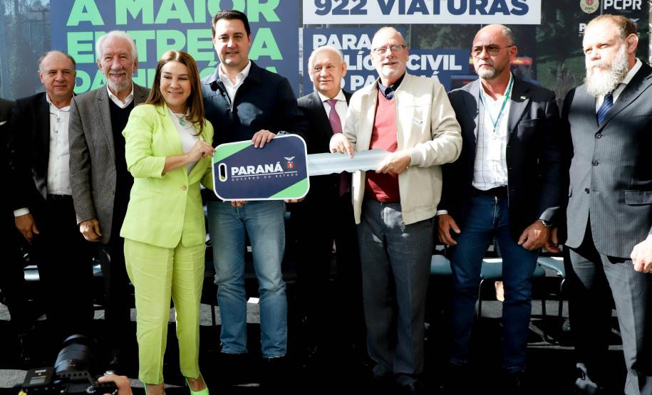O governador Carlos Massa Ratinho Junior entregou nesta segunda-feira (5) 922 viaturas para todas as unidades da Polícia Civil do Paraná, a maior renovação de frota da história do Estado.