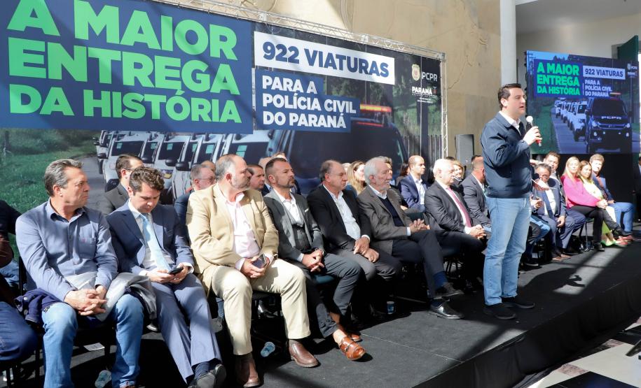 O governador Carlos Massa Ratinho Junior entregou nesta segunda-feira (5) 922 viaturas para todas as unidades da Polícia Civil do Paraná, a maior renovação de frota da história do Estado.