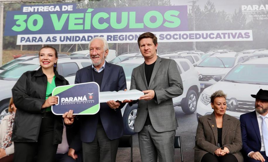 Governo do Estado entrega 30 novos veículos para o sistema de socioeducação