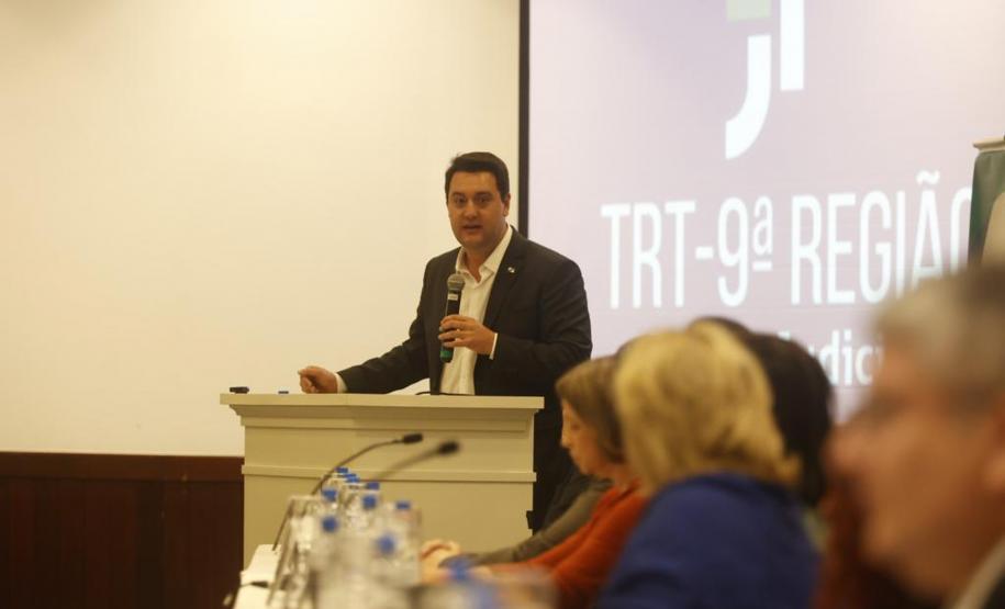 Governador participa de fórum sobre combate ao trabalho infantil e destaca ações na educação