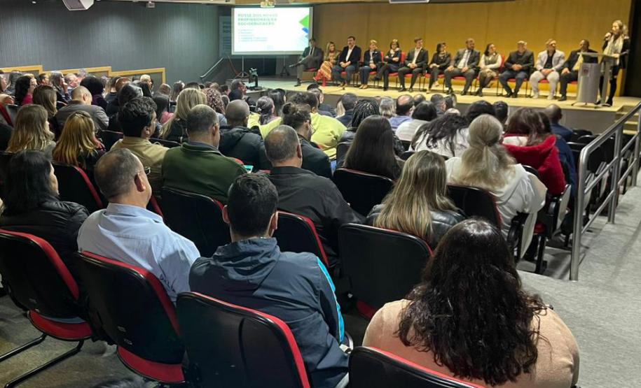 Governo do Estado empossa 40 novos servidores de saúde para o sistema socioeducativo