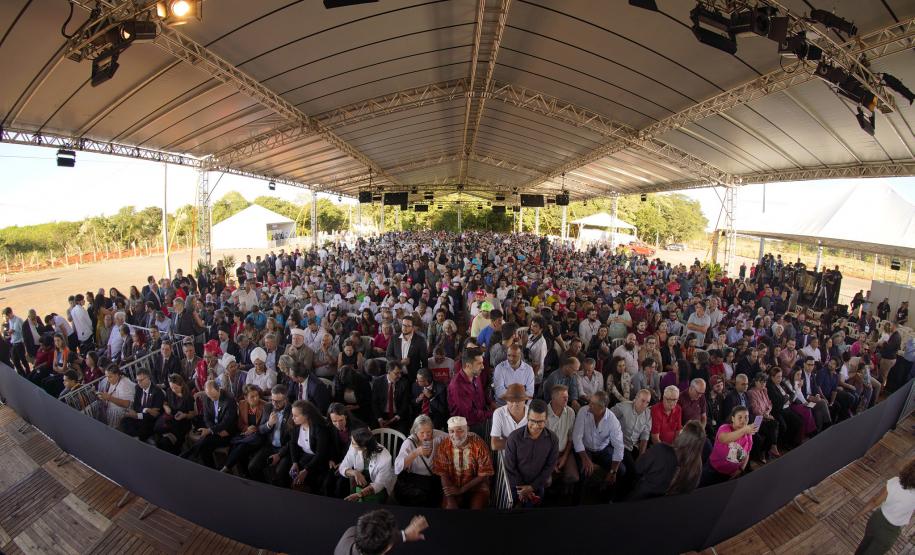 Parceria entre Estado e Itaipu vai permitir renovação de mobiliário de 286 escolas