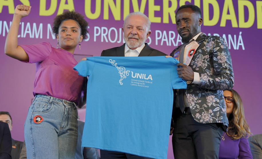 Parceria entre Estado e Itaipu vai permitir renovação de mobiliário de 286 escolas