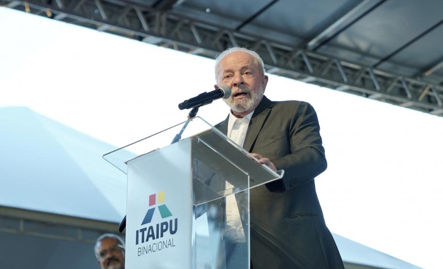 Parceria entre Estado e Itaipu vai permitir renovação de mobiliário de 286 escolas