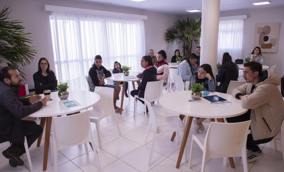 Com apoio do Estado, 111 famílias de Araucária conquistam a casa própria