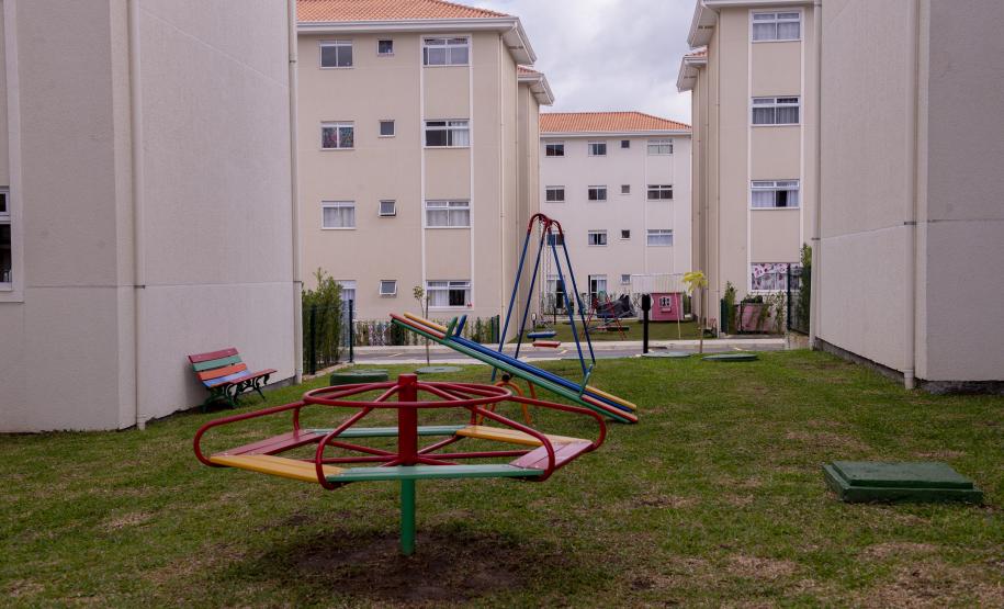 Com apoio do Estado, 111 famílias de Araucária conquistam a casa própria