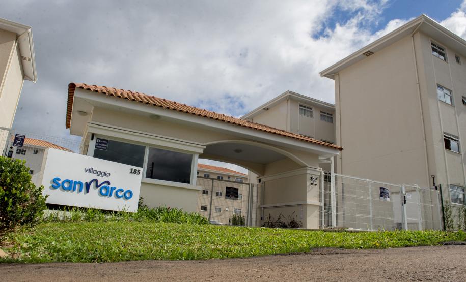 Com apoio do Estado, 111 famílias de Araucária conquistam a casa própria